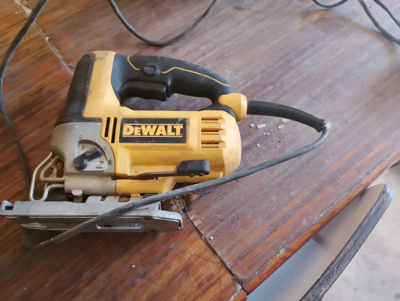 Sierra caladora profesional Dewalt DW300 B2 500W - 3