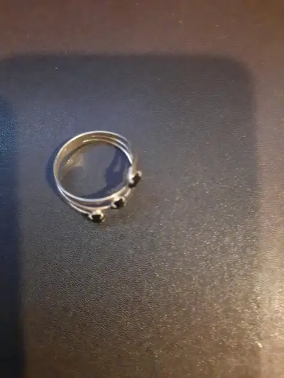 Anillo de plata con piedras negras ajustable - miniatura 1