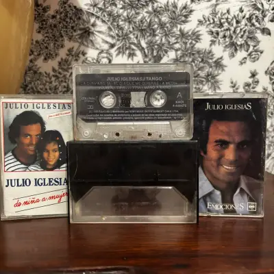 Lote Cassettes Julio Iglesias Emociones Tango Niña - miniatura 2