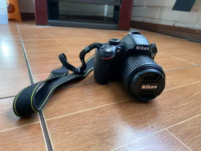 Cámara Nikon D3200 con lente VR 18-55mm - miniatura 1