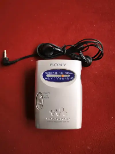 Walkman Sony SRF-59 con Radio FM/AM - miniatura 1