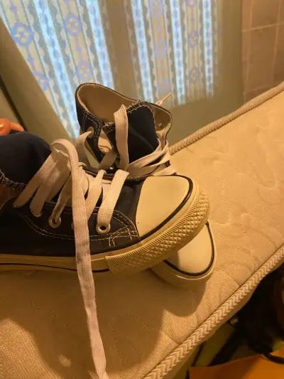 Zapatillas de lona azul con cordones blancos - miniatura 2