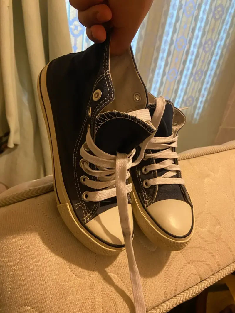 Zapatillas de lona azul con cordones blancos - 3