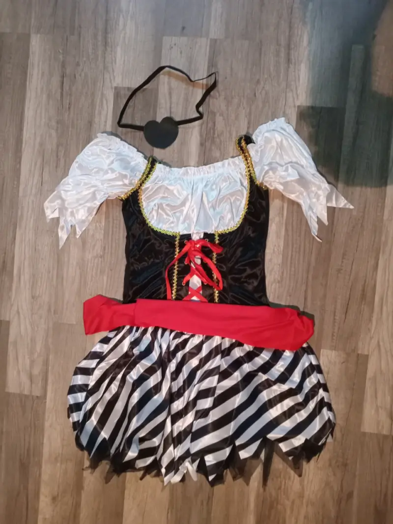 Disfraz de pirata para mujer con accesorios - 1
