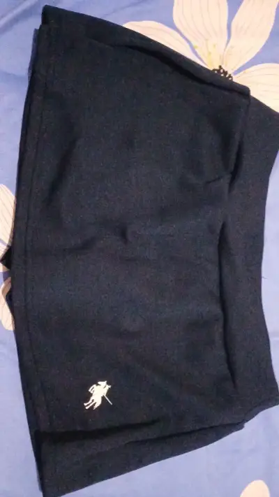 Conjunto Polo Azul Marino con Logo Bordado - miniatura 3