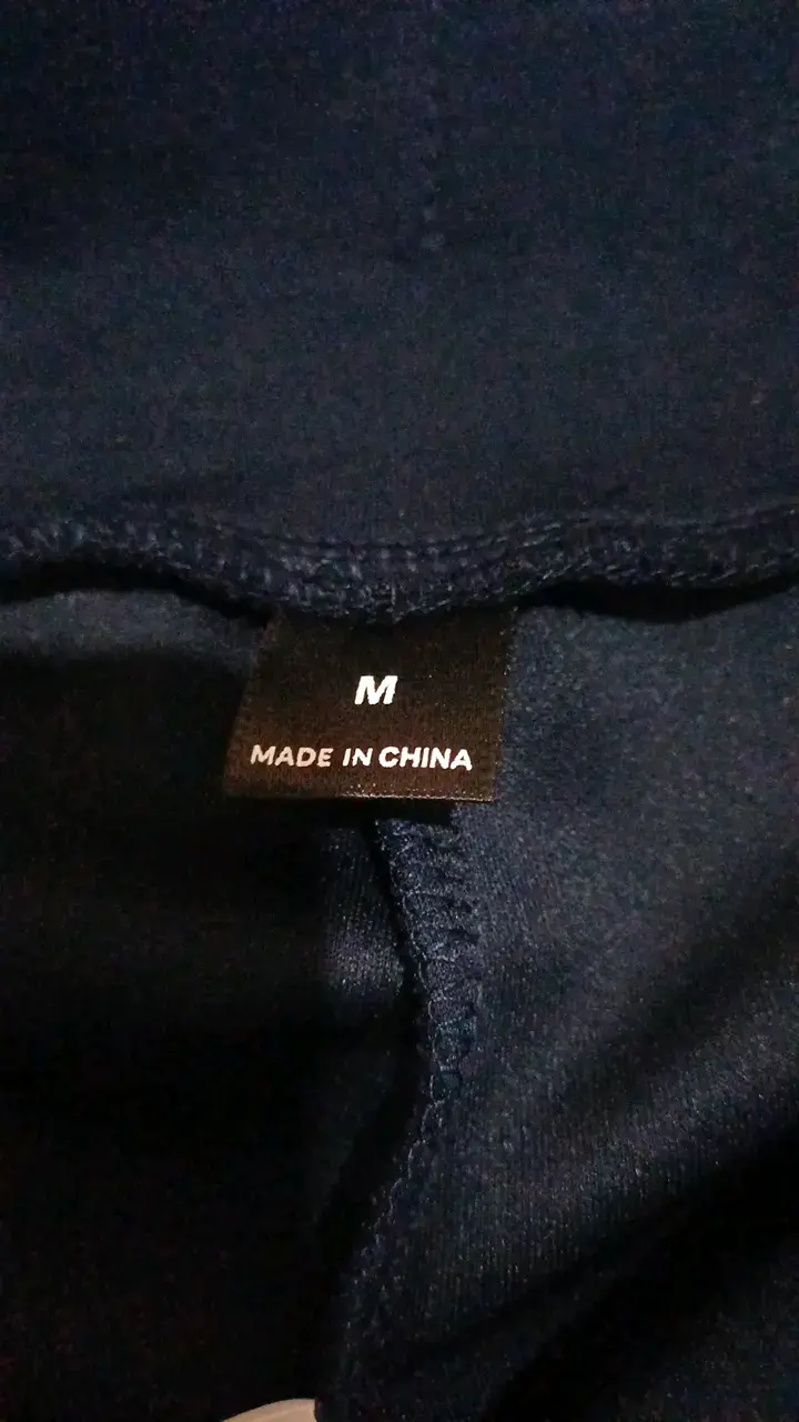Conjunto Polo Azul Marino con Logo Bordado - 4