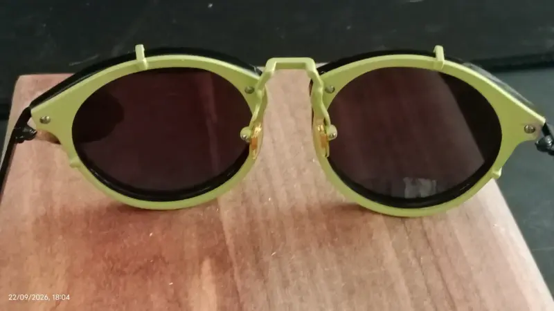 Gafas de sol redondas negras y verdes - 2