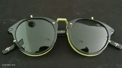 Gafas de sol redondas negras y verdes - miniatura 4