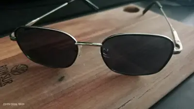Gafas de Sol Rectangulares con Protección UV - miniatura 3
