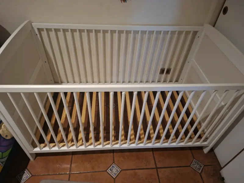 Cuna de madera blanca para bebé - 2