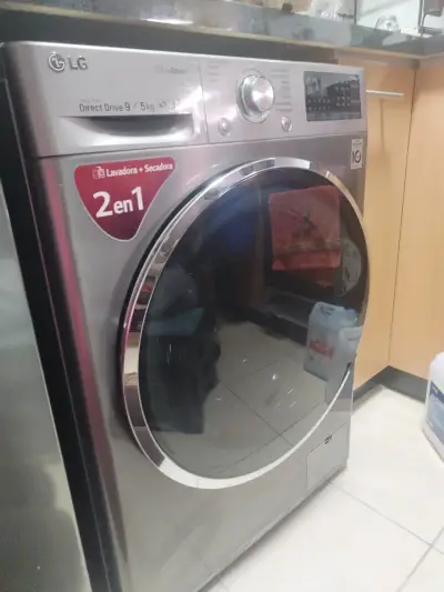 Lavadora Secadora LG 2 en 1 Direct Drive 9/5 kg - miniatura 1