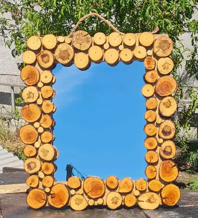 Espejo decorativo con marco de madera rústica - miniatura 3