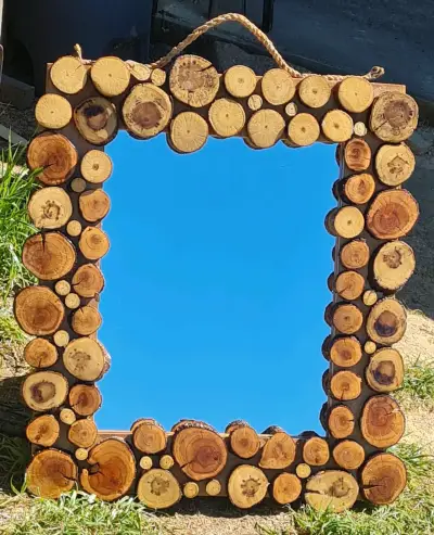Espejo decorativo con marco de madera rústica - miniatura 4