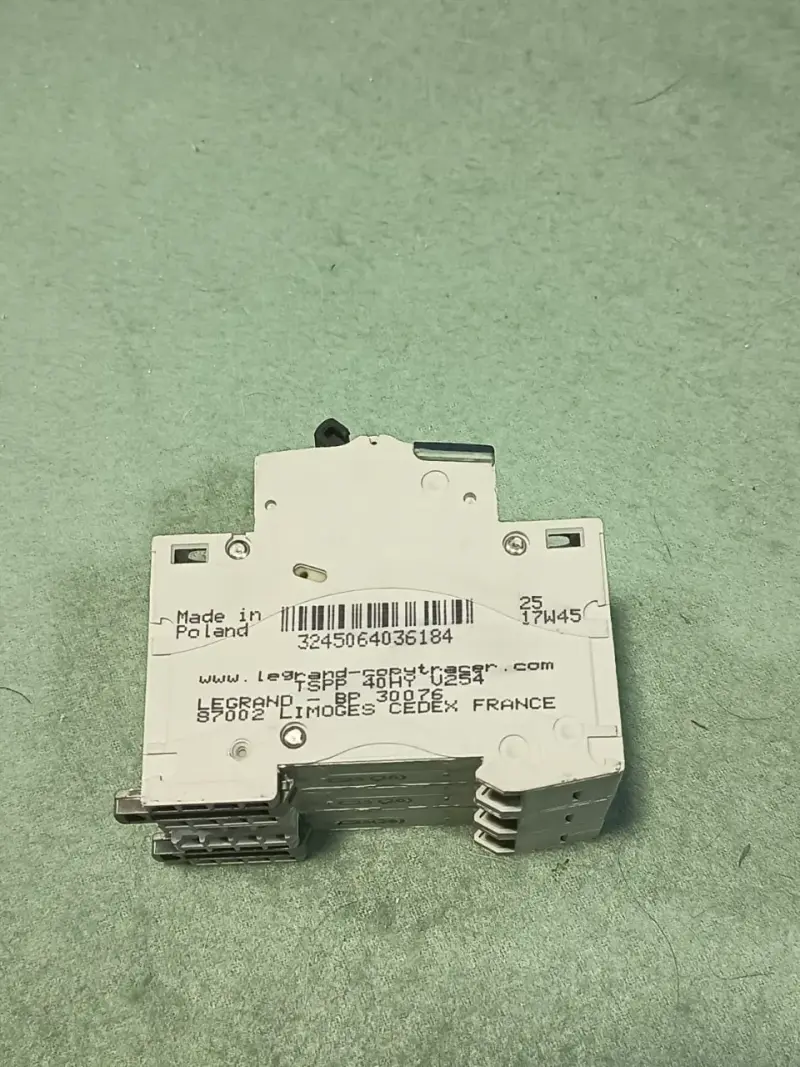 Pack 2 Automáticos Trifásicos 25A 6kA Legrand - 3