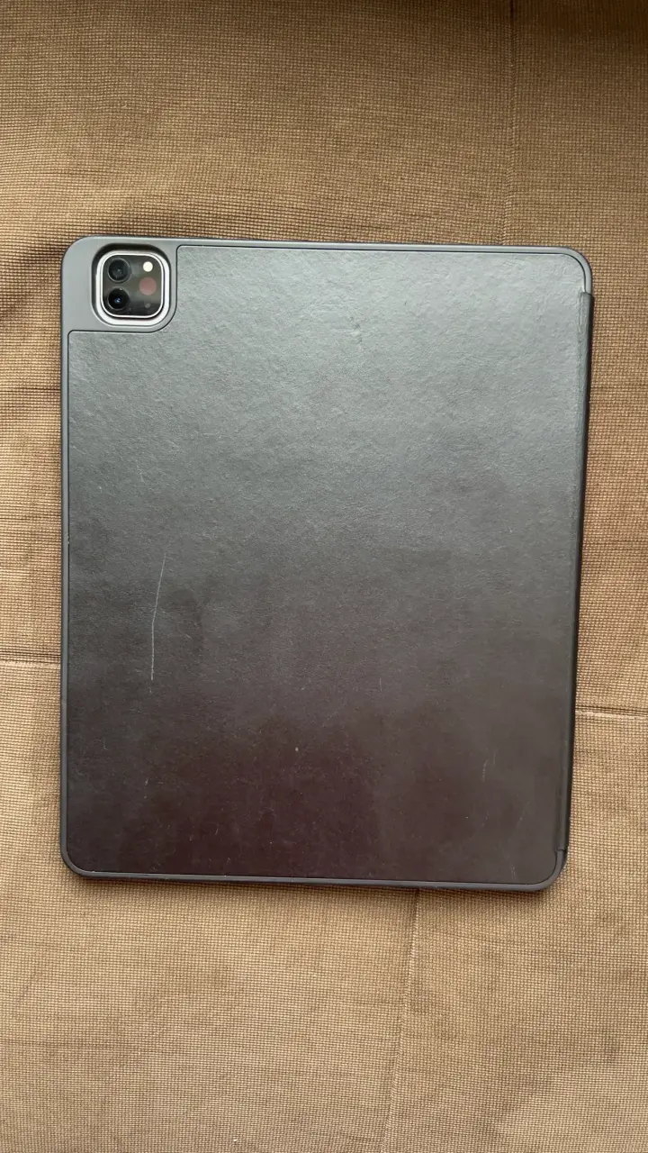 iPad Pro con Apple Pencil y funda - 4