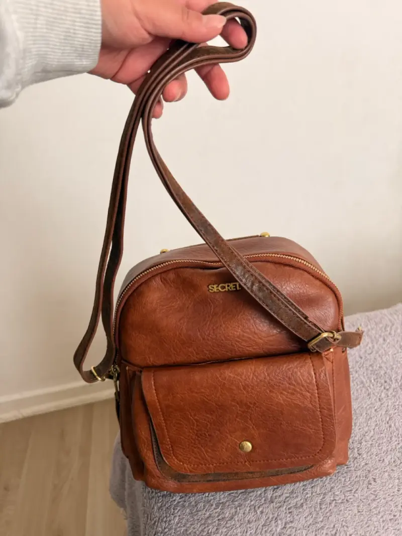 Mochila de cuero Secret color camel - 2