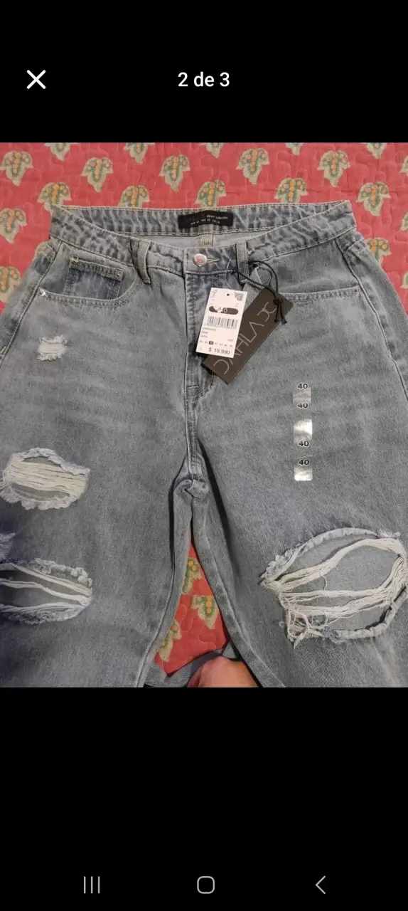 Jeans de mezclilla desgastados para mujer - 2