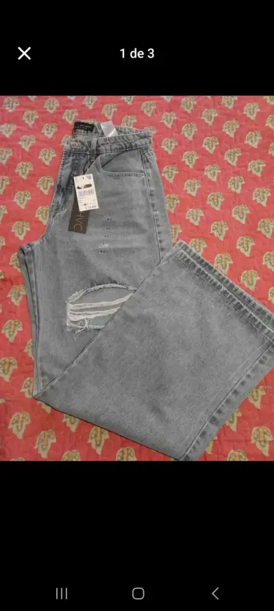 Jeans de mezclilla desgastados para mujer - miniatura 3