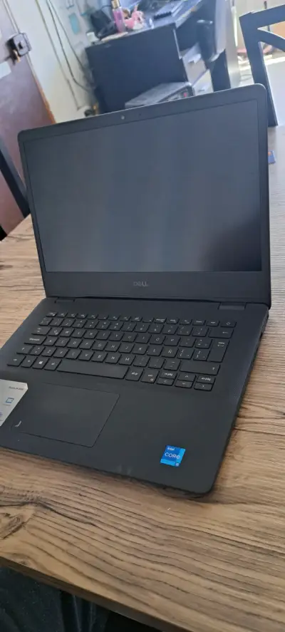 Laptop Dell Vostro 14 3000 con Intel Core i5 - miniatura 6