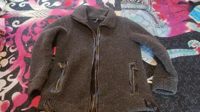 Chaqueta de lana sintética gris con cierre - miniatura 1