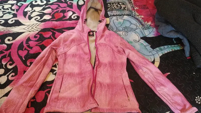 Chaqueta de mujer rosa con capucha Maui