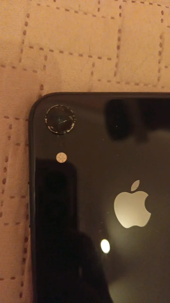 iPhone XR negro en buen estado - 4