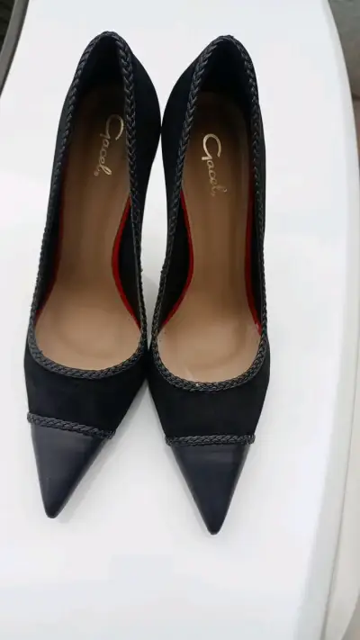 Tacones negros de gamuza Gacel talla 40 - miniatura 1