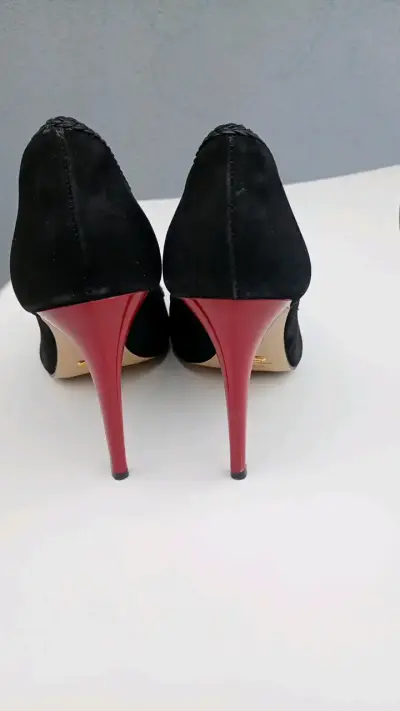Tacones negros de gamuza Gacel talla 40 - miniatura 2