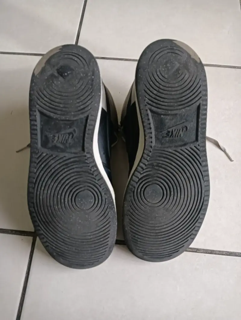 Zapatillas Nike blancas y azul - 3