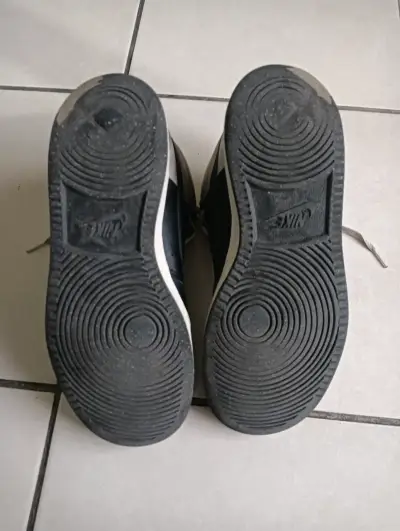 Zapatillas  Nike blancas y azul - miniatura 3