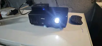 Proyector Vivitek DLP con Android TV Box - miniatura 2