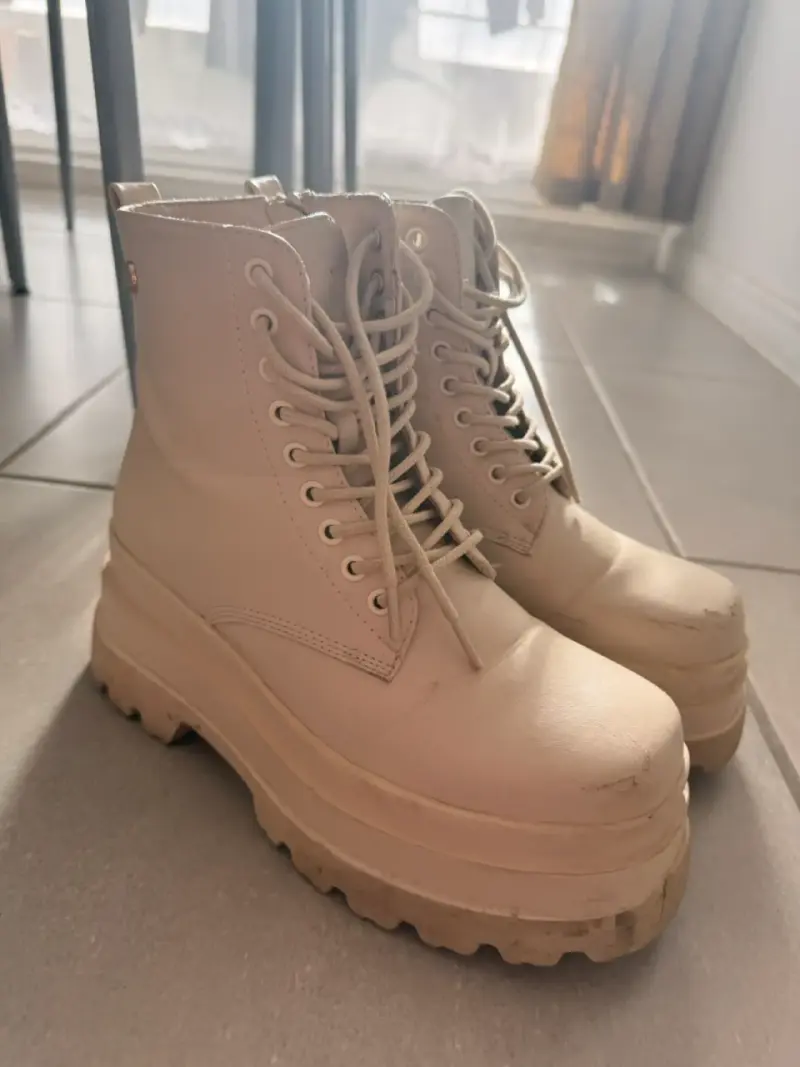 Botas beige con plataforma para mujer - 2
