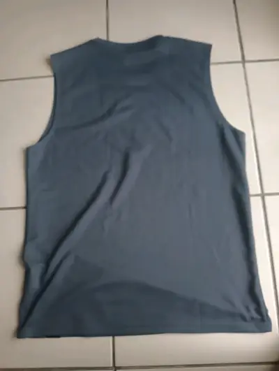 Polera sin mangas - miniatura 2