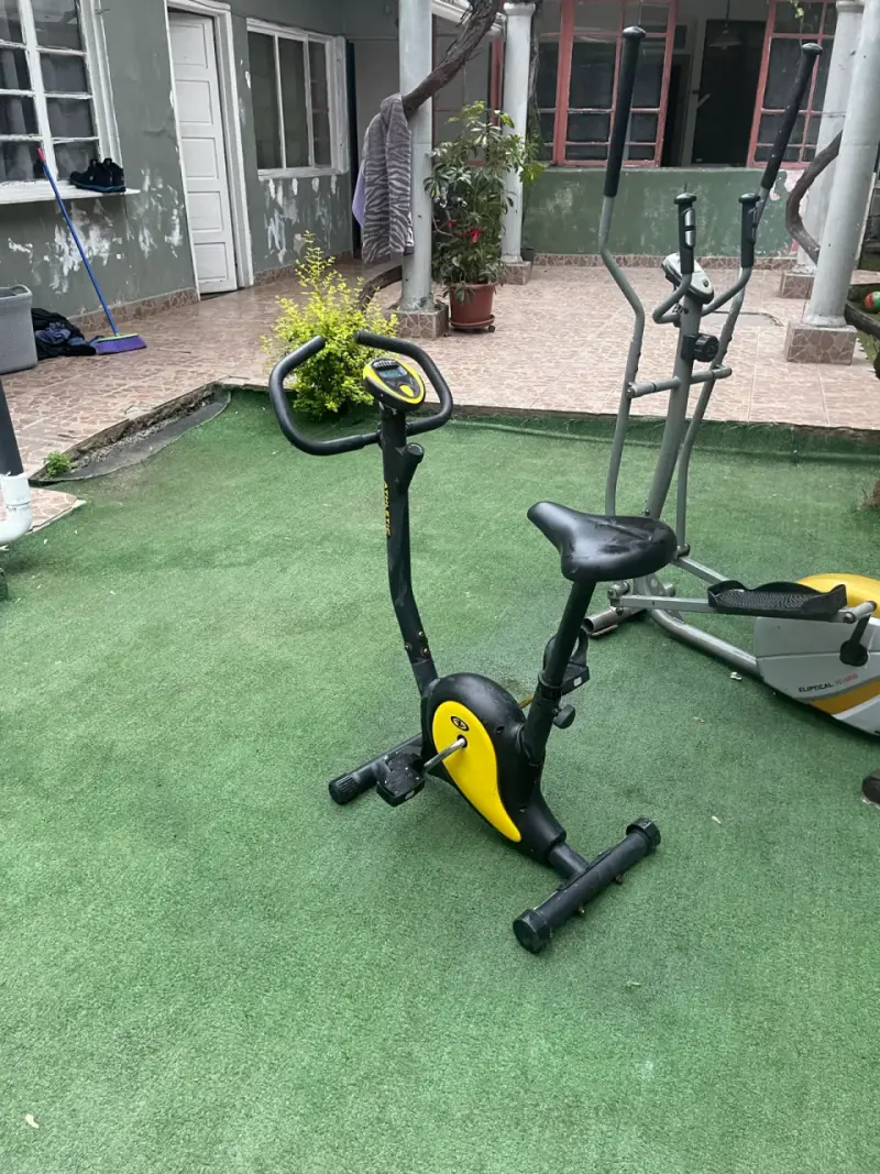 Bicicleta estática y elíptica para ejercicio en casa - 3