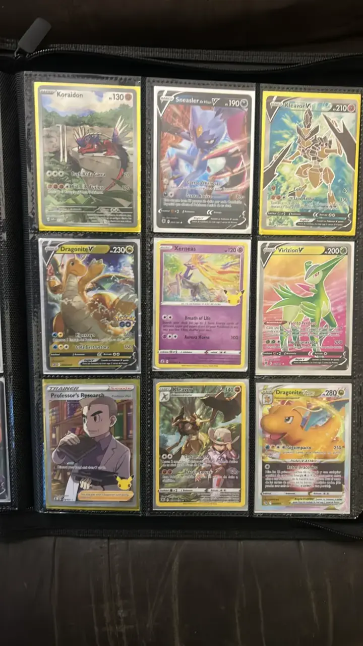 Colección de cartas Pokémon raras y holográficas - 5