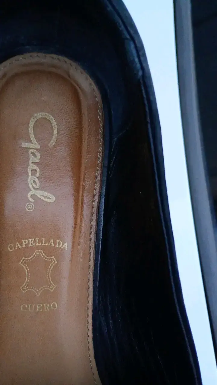 Zapatos planos negros con detalles dorados Gacel - 4