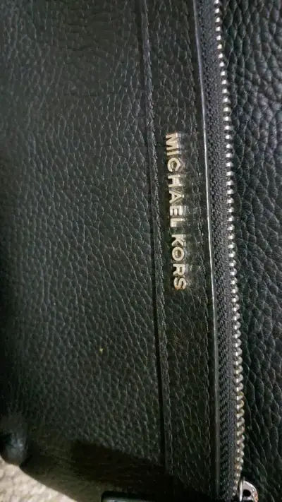 Bolso cruzado negro Michael Kors en buen estado - miniatura 3