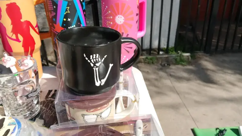 Vaso de Vidrio en Forma de Calavera - 3