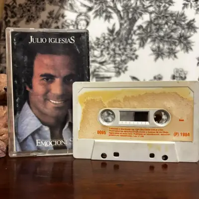 Cassette Julio Iglesias Emociones 1984 Chile - miniatura 4