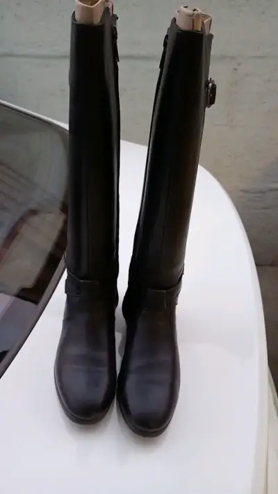 Botas largas negras de cuero con hebillas UGG - miniatura 1