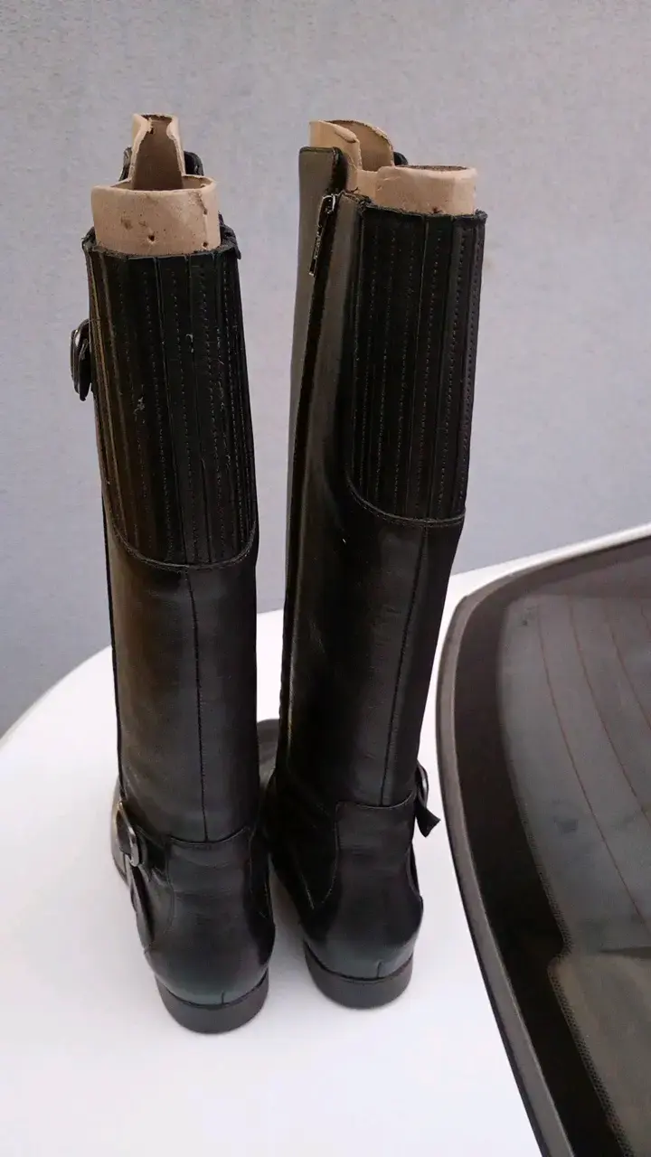 Botas largas negras de cuero con hebillas UGG - 4