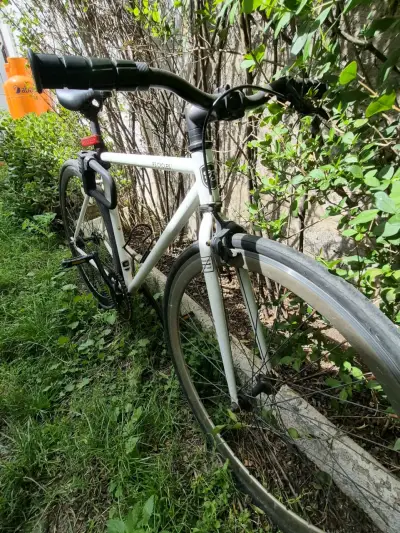 Bicicleta fixie blanca P3 Cycles - miniatura 2