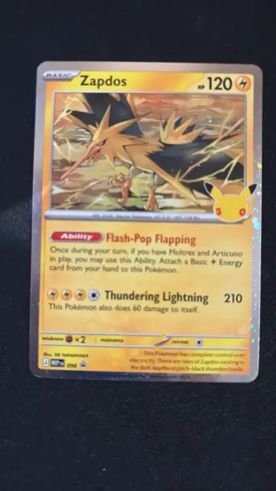 Carta Pokémon Zapdos 30 aniversario - miniatura 1