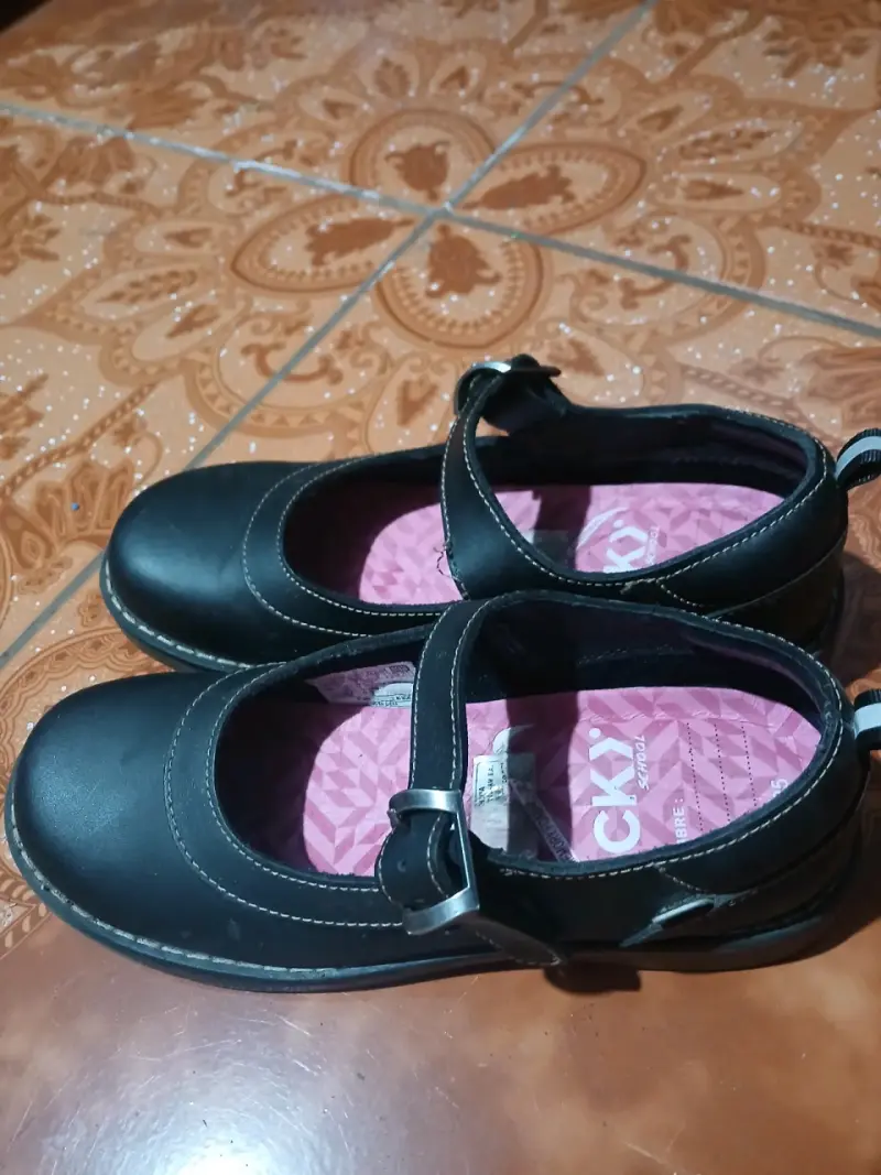 Zapatos escolares negros CKY para niña talla 35 - 1