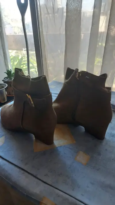 Zapatos de tacón bajo café claro - miniatura 2