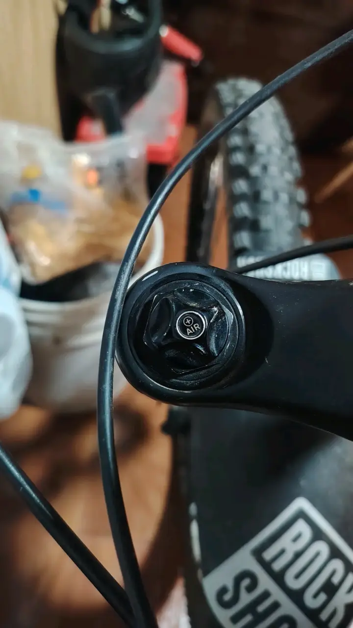 Suspensión delantera RockShox Pike para bicicleta - 3
