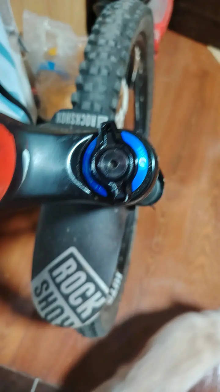 Suspensión delantera RockShox Pike para bicicleta - 4