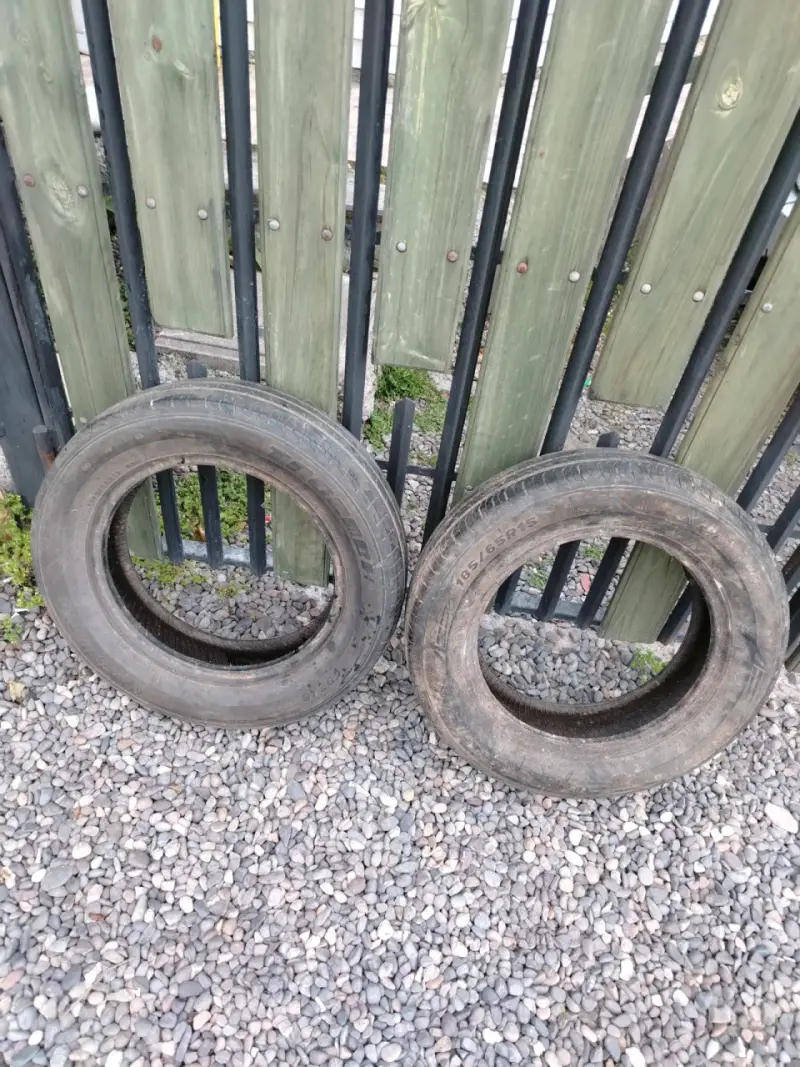 Neumáticos usados 185/65 R15 en buen estado - 1