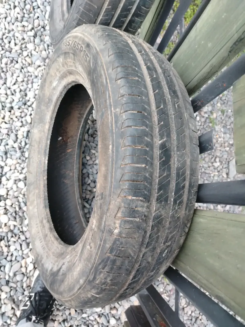 Neumáticos usados 185/65 R15 en buen estado - 2