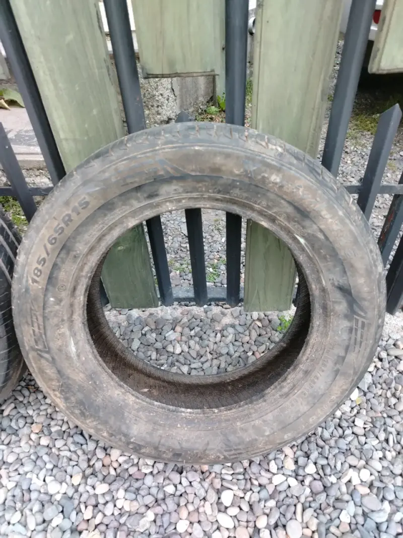 Neumáticos usados 185/65 R15 en buen estado - 3
